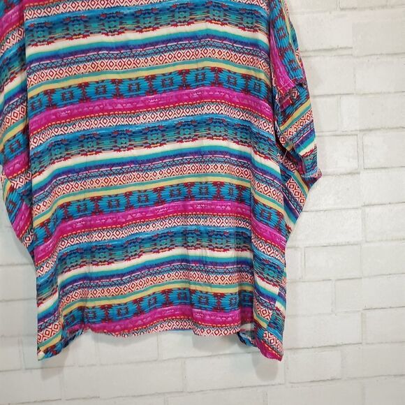 Luna Chix from Pacsun colorful kimono - Picture 5 of 12